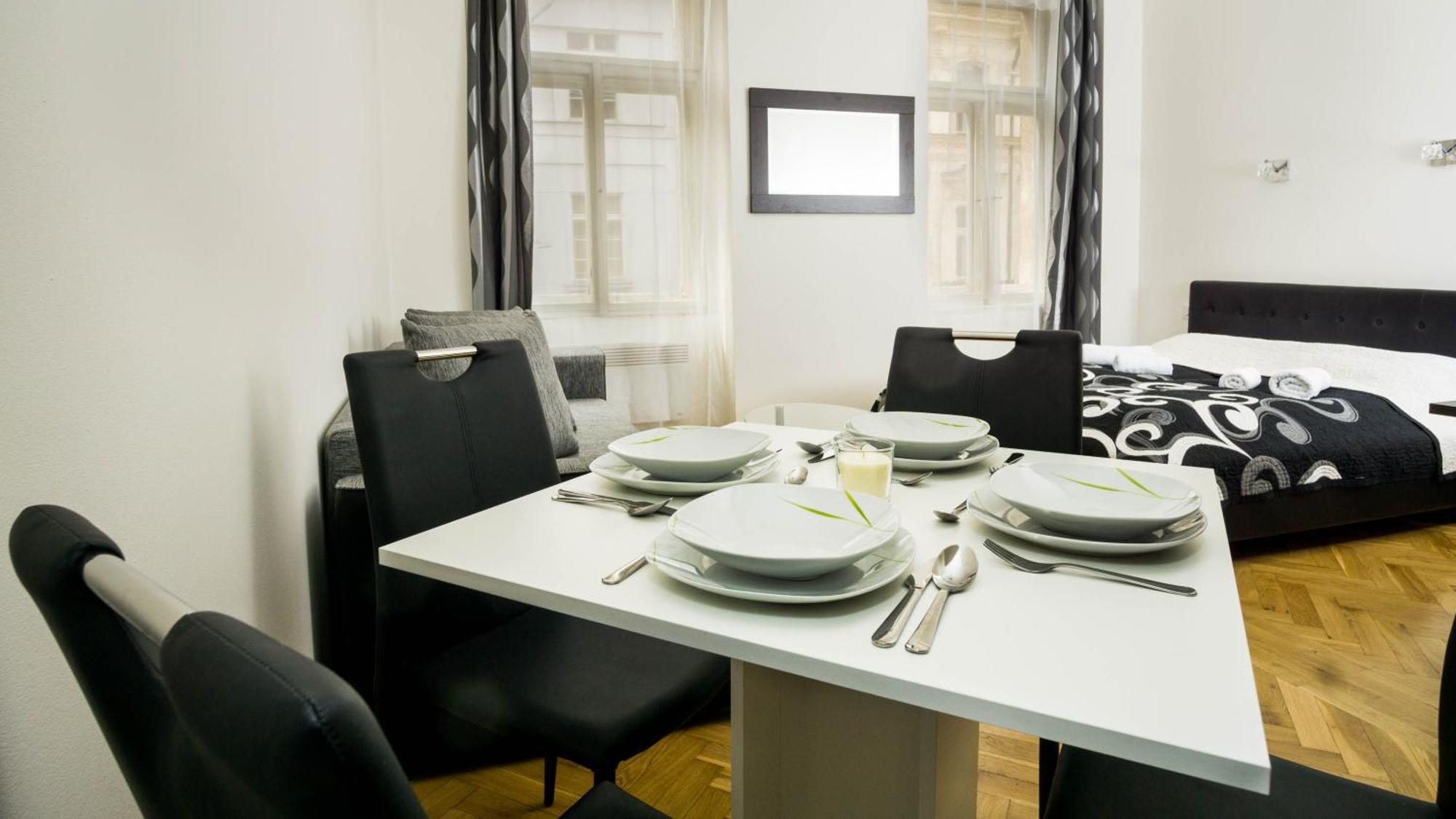 Black & White Apartment Prague By Wenceslas Square And Muzeum Room photo